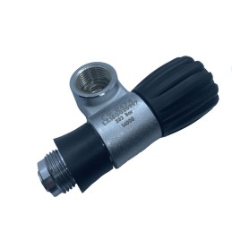 Valve to two-valve adapter